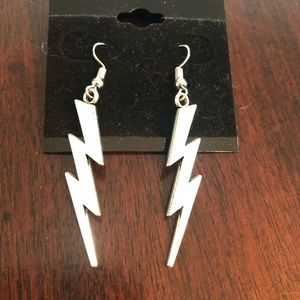 Lightning bolt pierced earrings